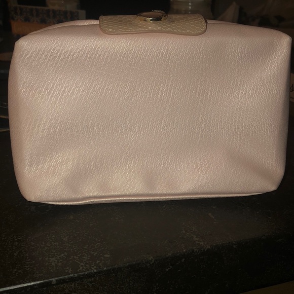 Bvlgari Soft Pink Leather Toiletry Travel Bag - Picture 3 of 9